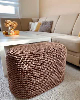 Jako úplně se mi moc nechce dělat “reklamu” řetězci, který to vůbec nepotřebuje, ale tahle taburetka, ta je prostě boží! 🤎...