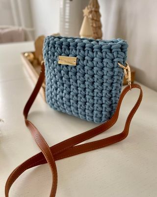 Víte, že si u kabelek Aura máte možnost vybrat si ze dvou typů popruhů? 😉 Buď je to textilní nebo z umělé kůže ☝️ Zrovna u...